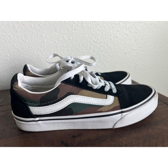 Vans Shoes - Vans Old Skool Camo Women’s Size 8 Sneakers